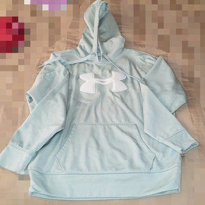 Under Armour fleece hoodie - size M